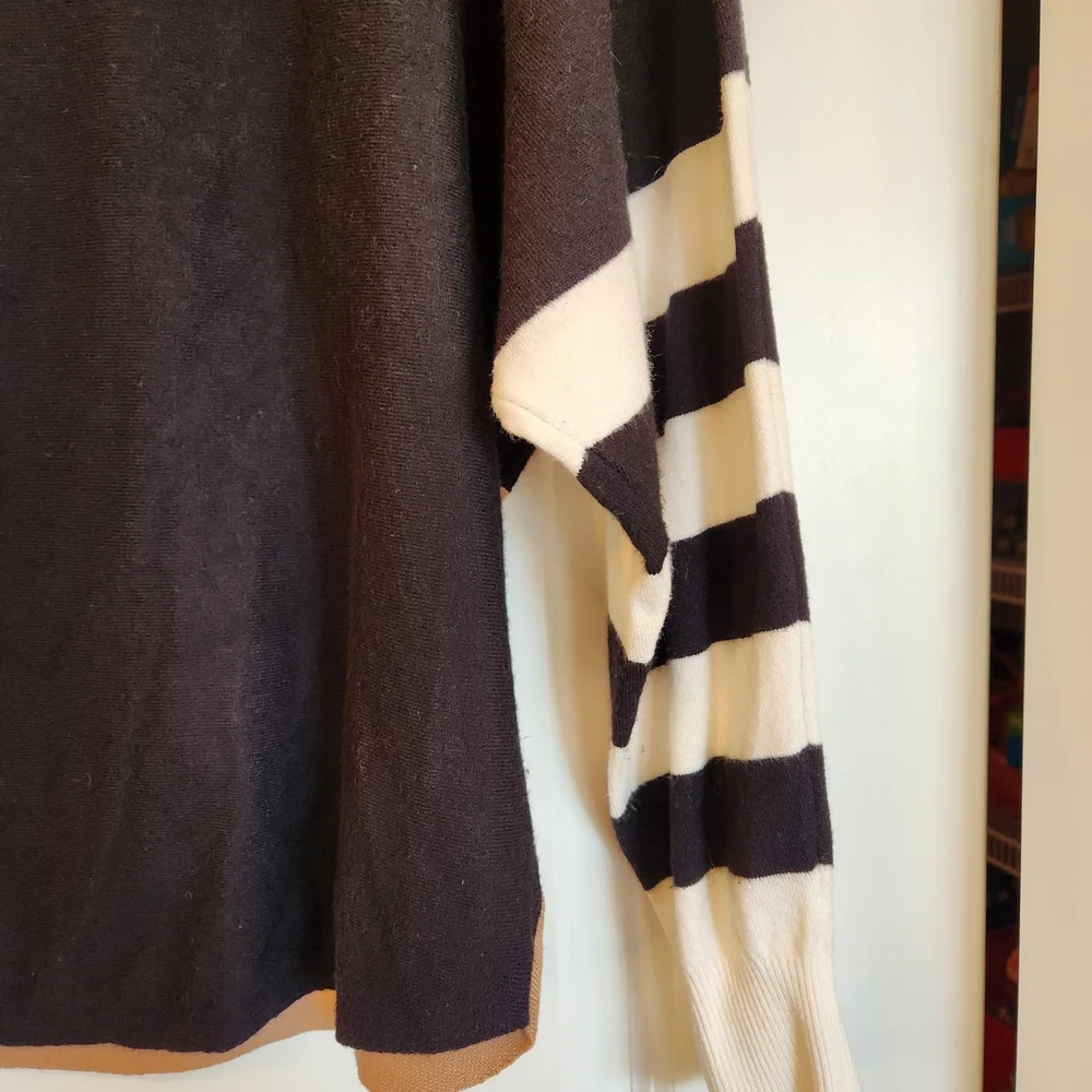 Aaeda Tan/Black/Cream Colorblock Mock Neck Sweater Size XL Ribbed Neck/Cuffs
